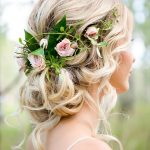 Hairstyle with roses